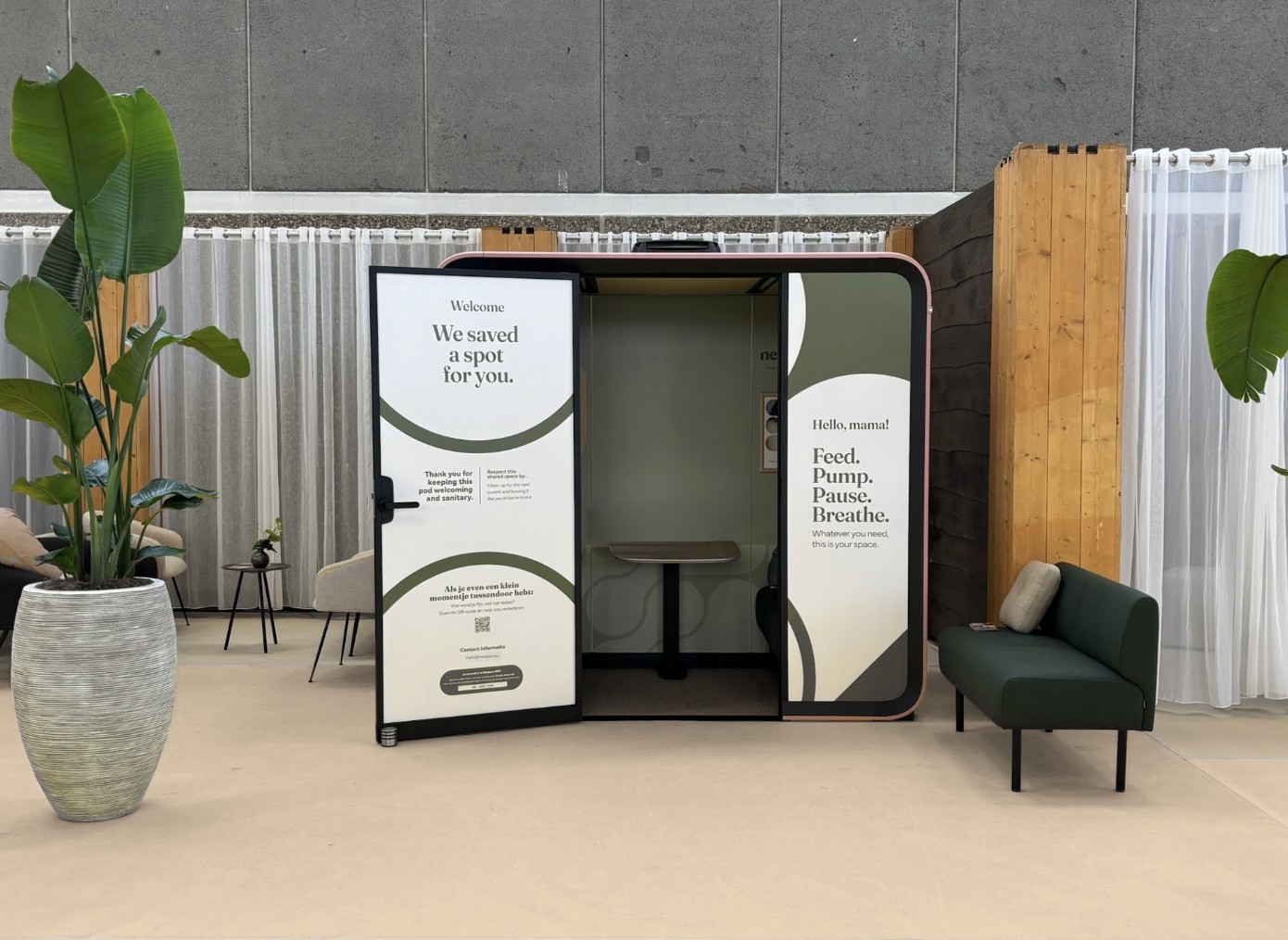 Nestpod Maia Flex with its door open at the Negenmaandenbeurs